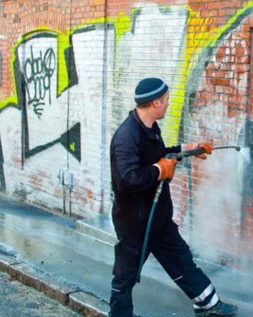 man graffiti verwijderen muren specialistische reiniging